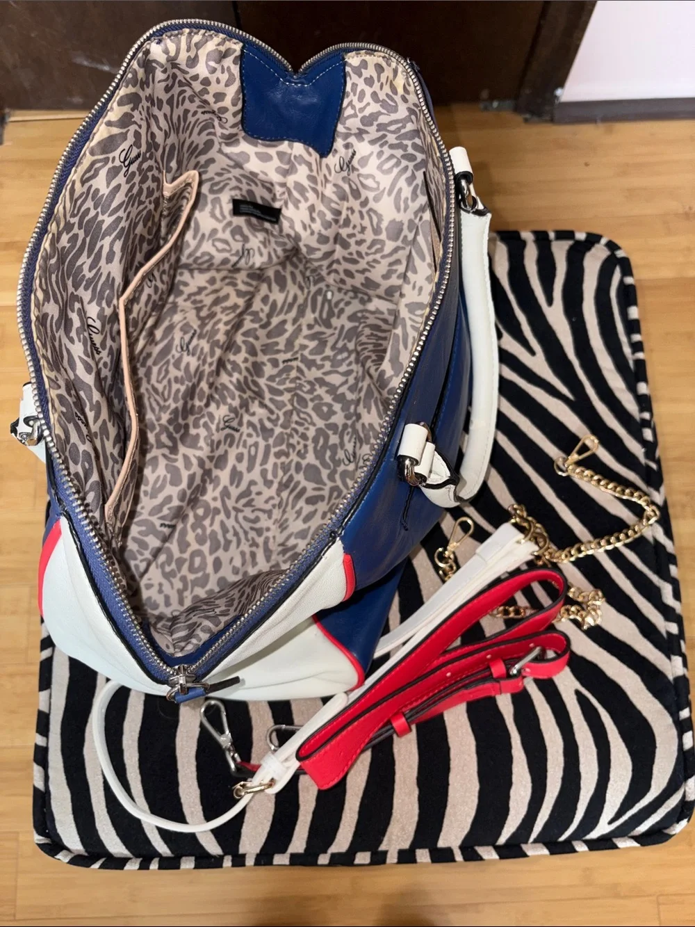 Guess dome satchel